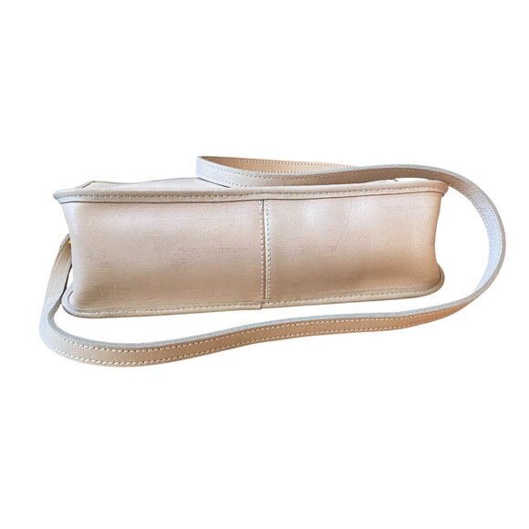 Partners Mervyns Ivory Genuine Leather Crossbody Shoulder Bag - Picture 6 of 10